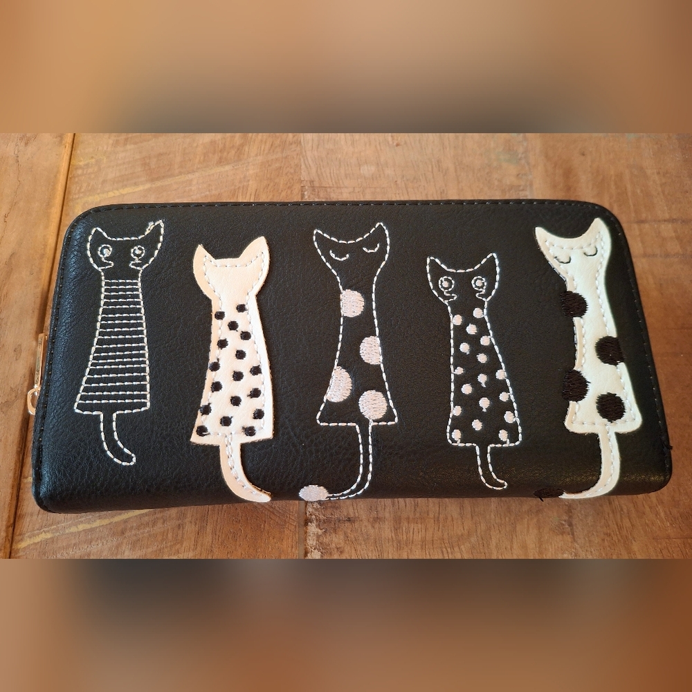 NWT Mumuso Black Long  Cat Wallet with Cat Design In Vegan Leather